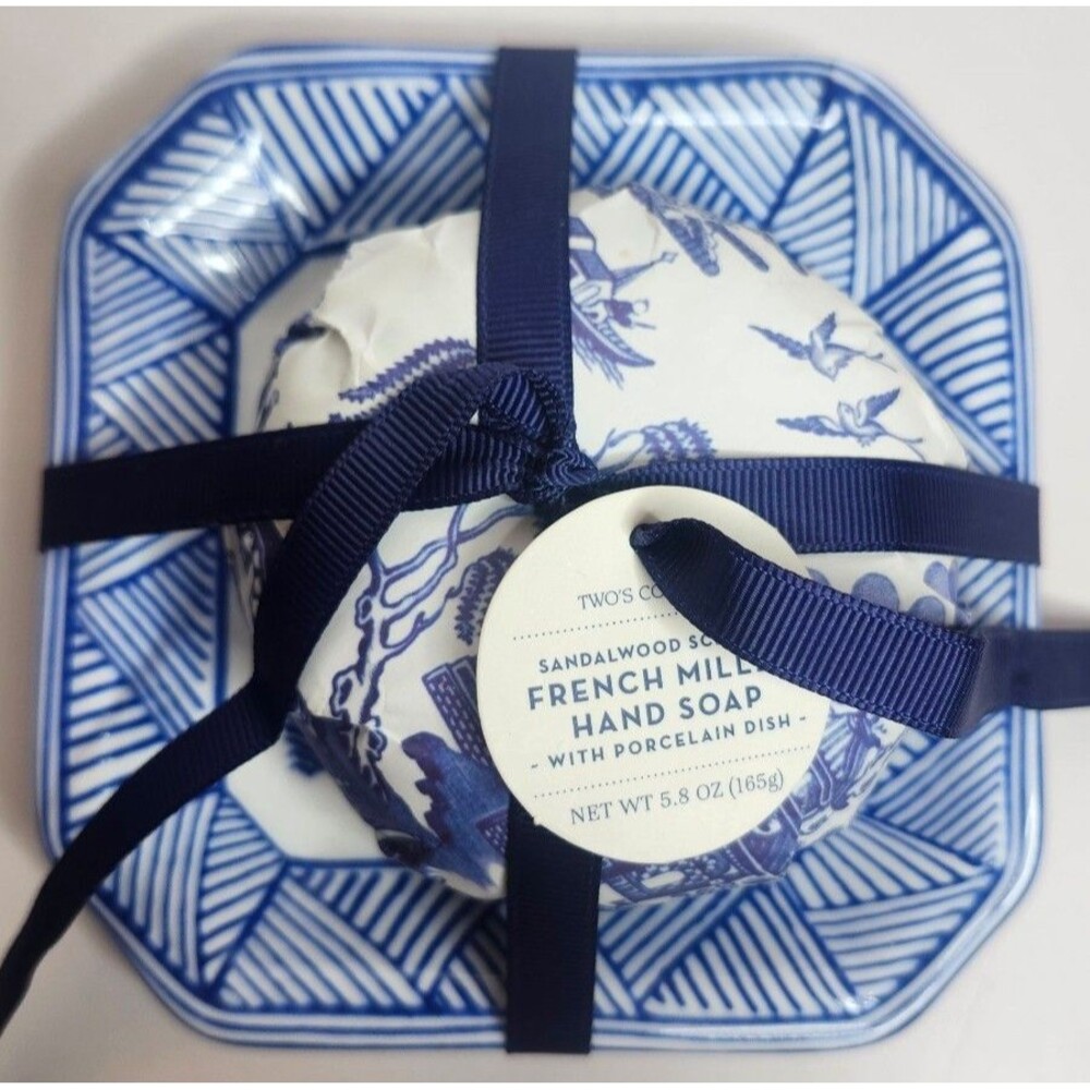 Two's Company Blue Willow Sandalwood French Milled Soap with Dish NWT